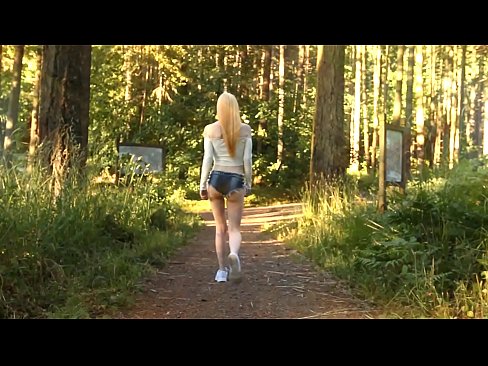 ❤️ Ilus naine liigub aeglaselt, mitte alasti video ❤❌ Porno at us